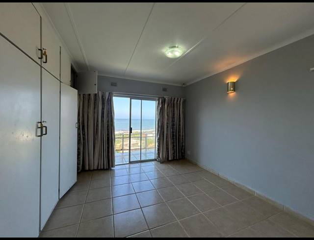 4 BEDROOM HOUSE FOR SALE IN OSLO BEACH